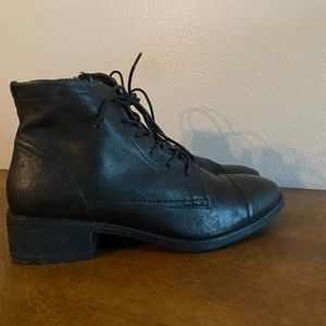 Black boots size 9.5 wide
